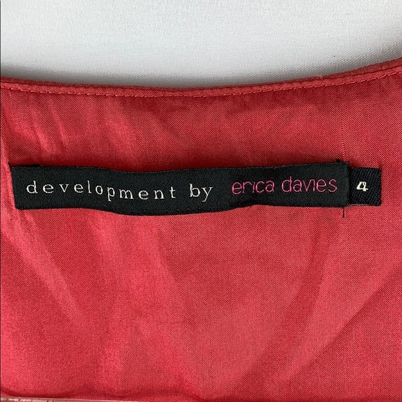 ERICA DAVIES | 100% Silk Ruffled Abstract Cami Top - Picture 3 of 7